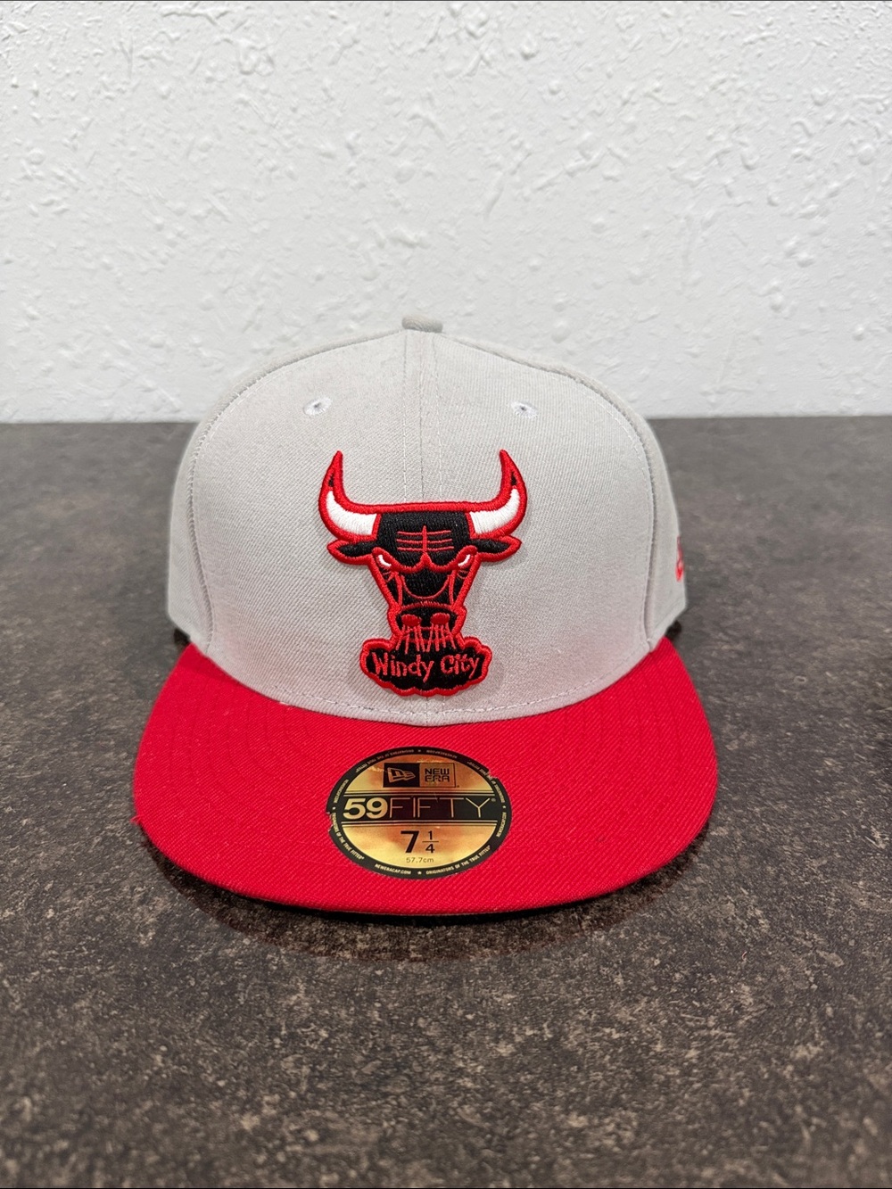 New Era Windy City Bulls Two-Tone Fitted Cap - Gray & Red Size 7 1/4